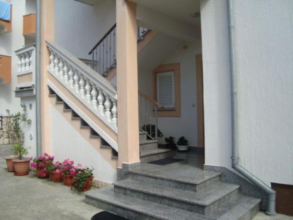 Apartmani Ruzarija Rab Town Exterior photo