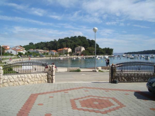 Apartmani Ruzarija Rab Town Exterior photo