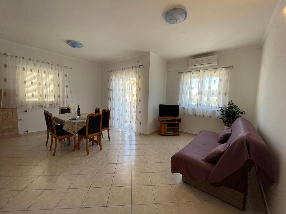 Apartmani Ruzarija Rab Town Exterior photo