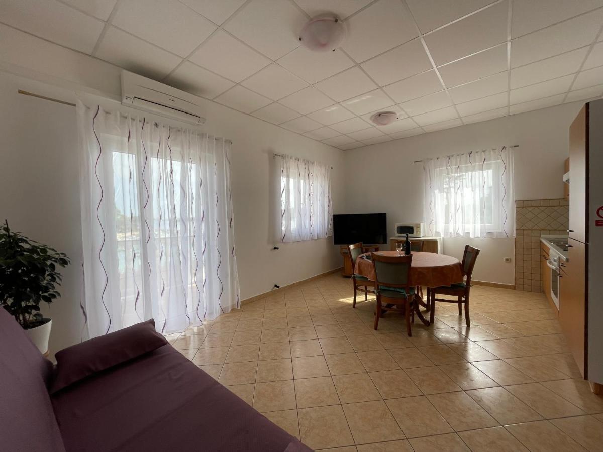 Apartmani Ruzarija Rab Town Exterior photo