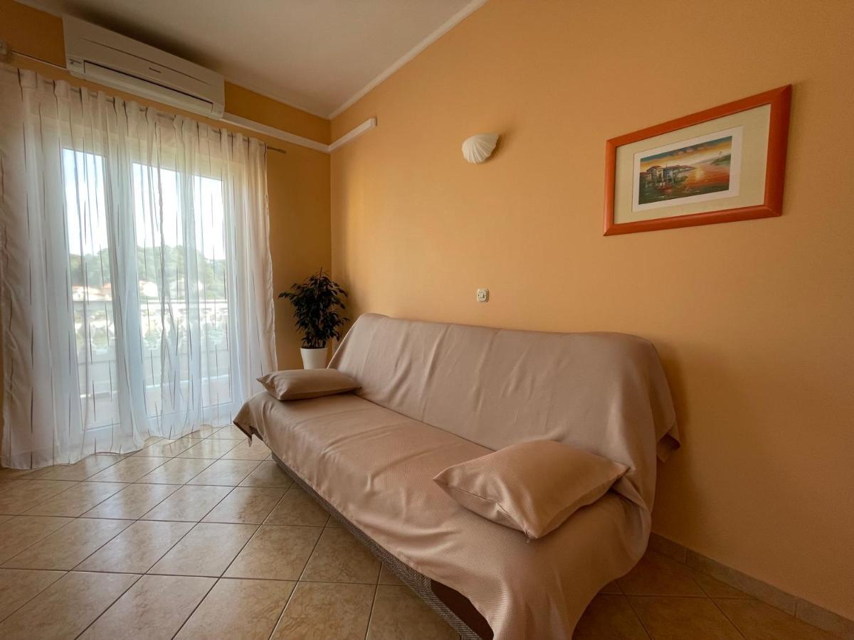 Apartmani Ruzarija Rab Town Exterior photo